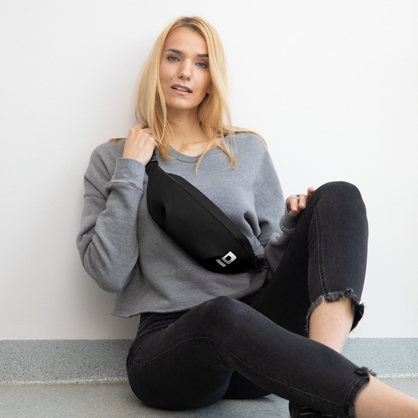 D Fanny Pack